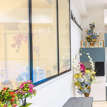 Apartment Paris My Home Bastille-Popincourt - Air-Conditioned - Ground Floor - Sleeps 5 - 2 Showers - 2 Toilets *
