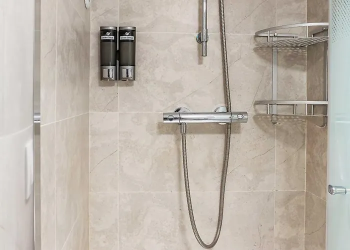 My Home, Gf, Air Cond, 2 Showers, 2 Wc * Paris