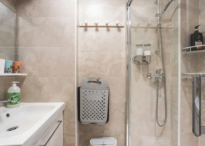 My Home, Gf, Air Cond, 2 Showers, 2 Wc *